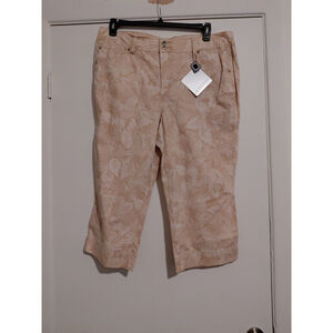 Women's Bandolinoblu Capri Jeans W/ Floral Pattern Size 16W NWT